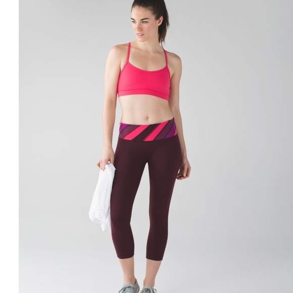 Lululemon Wunder Under Crop III - Picture 2 of 8